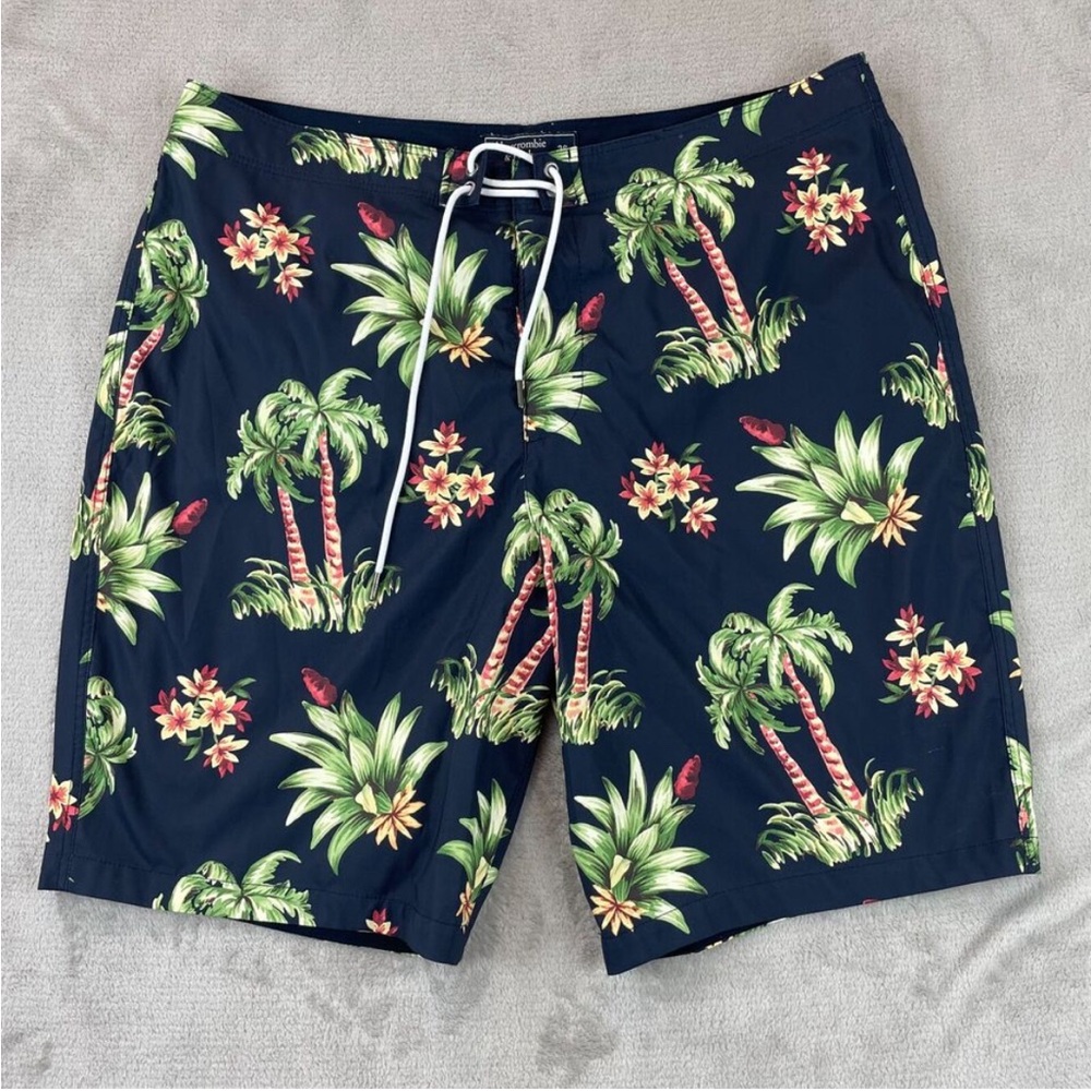 abocrombie and fitch fun lined bathing suit size 28 waist. Board short